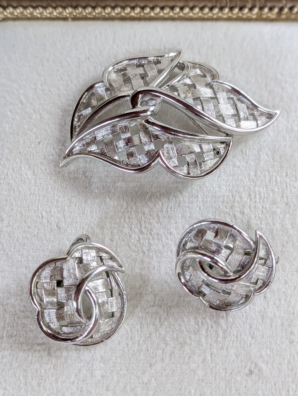 Vintage Trifari Brooch & Clip-On Earrings Set – Textured Woven Silver-Tone